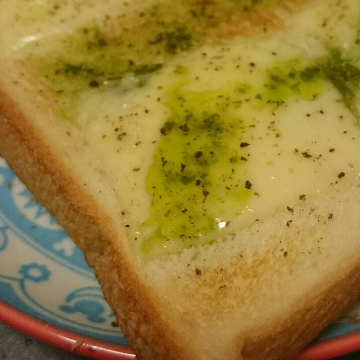 食パンアレンジ バジル香るチーズトースト レシピ 作り方 By りょう0123 楽天レシピ 食パンアレンジ バジル香るチーズトースト レシピ 作り方 By りょう0123 楽天レシピ